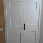 Jak wybrać nowoczesne białe drzwi wewnętrzne do Twojego domu?